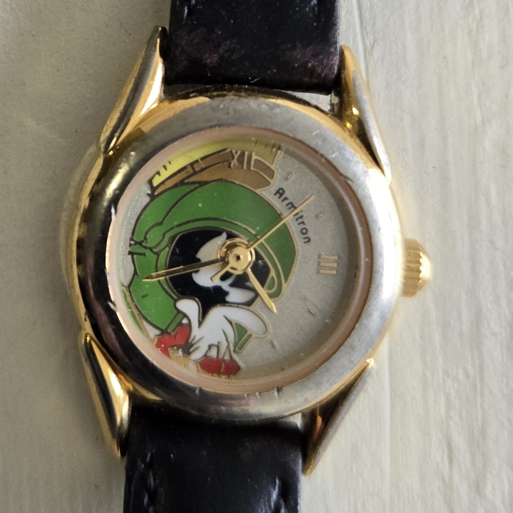 Vintage Marvin The Martian Watch ladies Black Leather Gold Warner Brothers